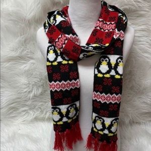 Macys NEW Hooked Up by I.O.T. Knit Penguin Scarf